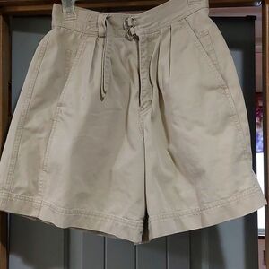 Lizwear Shorts  sz 10 lots of pockets